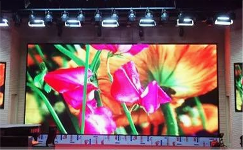 LED顯示屏用于高校有哪些優(yōu)勢(shì)？| 成都室內(nèi)全彩屏