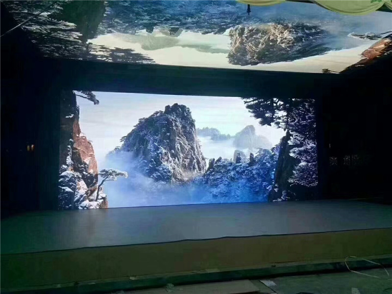 小間距LED顯示屏未來的發(fā)展前景怎么樣？ | 成都戶外全彩屏