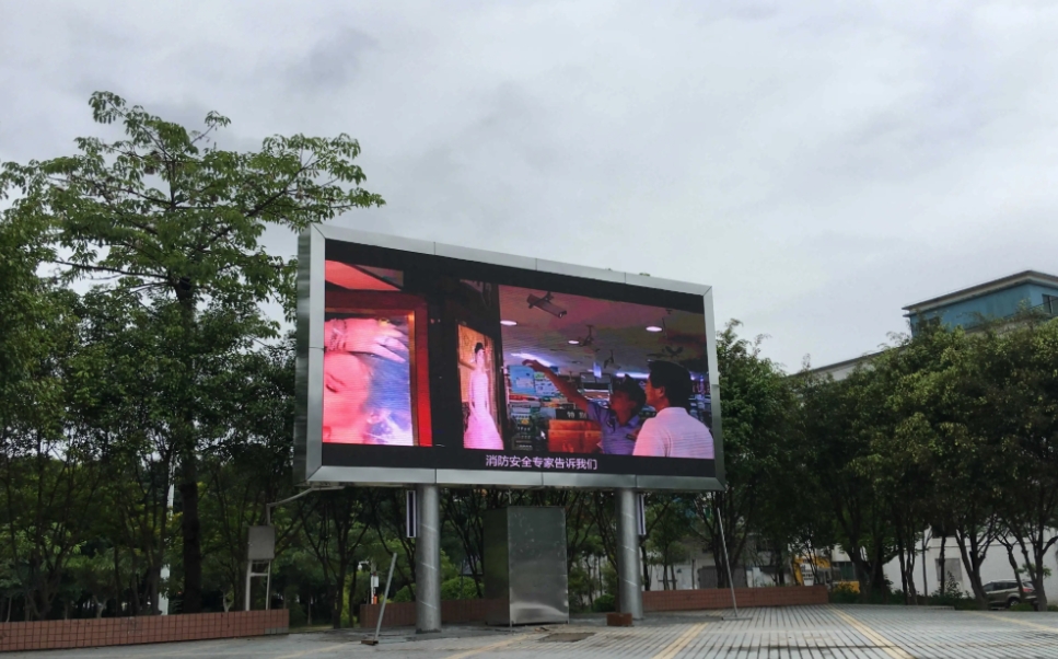 成都LED顯示屏：探索防護(hù)壁壘，防水防塵技術(shù)剖析