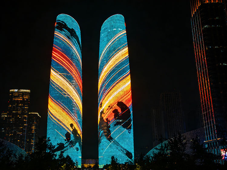 點(diǎn)亮成都夜空：盤點(diǎn)那些刷爆朋友圈的成都LED顯示屏地標(biāo)，誰(shuí)是你的心頭好？